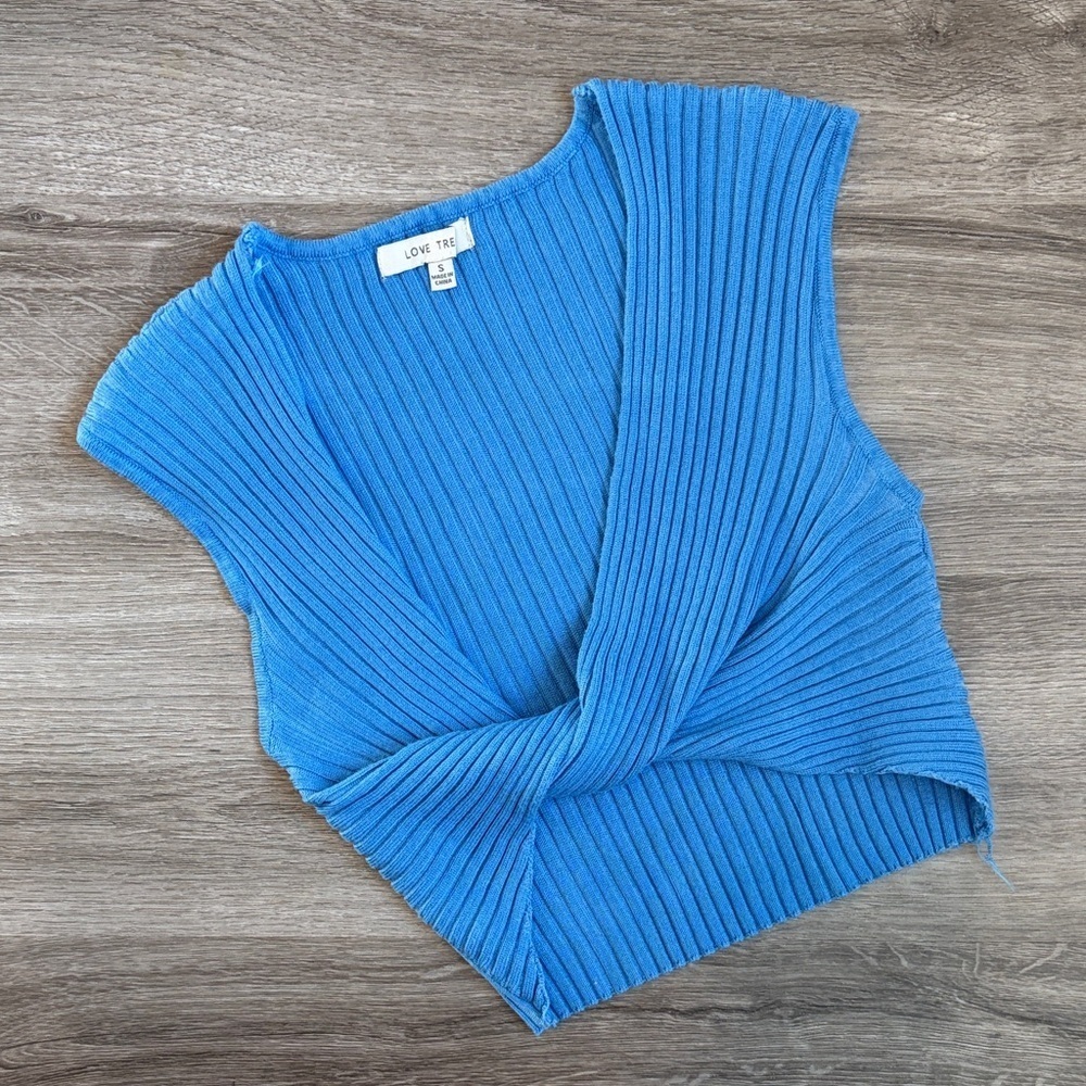 Love Tree blue front twist knot ribbed crop top